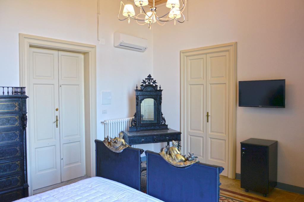 Palazzo Vallebona * Gallipoli