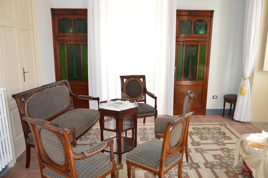 Palazzo Vallebona * Gallipoli